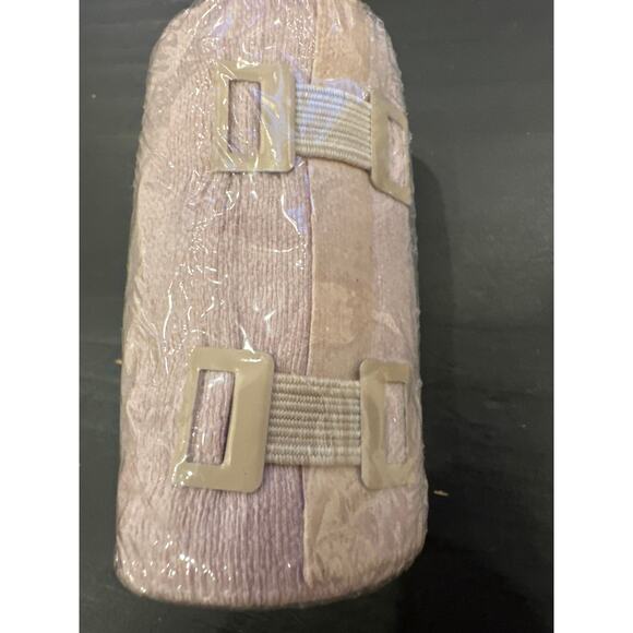Set of 2 - New Sealed in Original Packaging Compression Bandages
White Tan - Picture 4 of 5